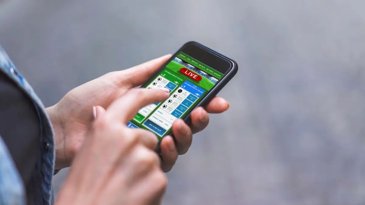 Apple Restricts Brazil App Store to Licensed Gambling Operators